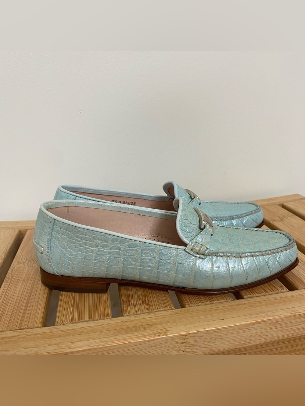 Vintage Escada Italy Aqua Blue Croc Embossed Leather Loafers Women’s 7.5B